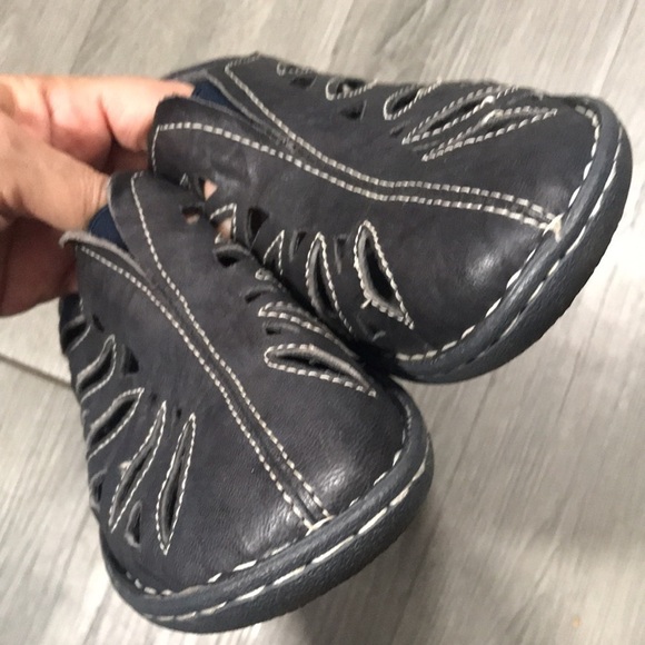 Propét Gray Leather Laser cut “Cameo” Flat - Picture 5 of 8